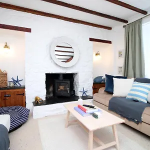 Holiday home Little Gem In The Mumbles! Fishermans With Log Burner, Dog Friendly And Welcome Breakfast Hamper!, The Mumbles